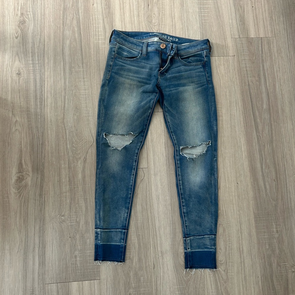Distressed Blue Jeans American eagle